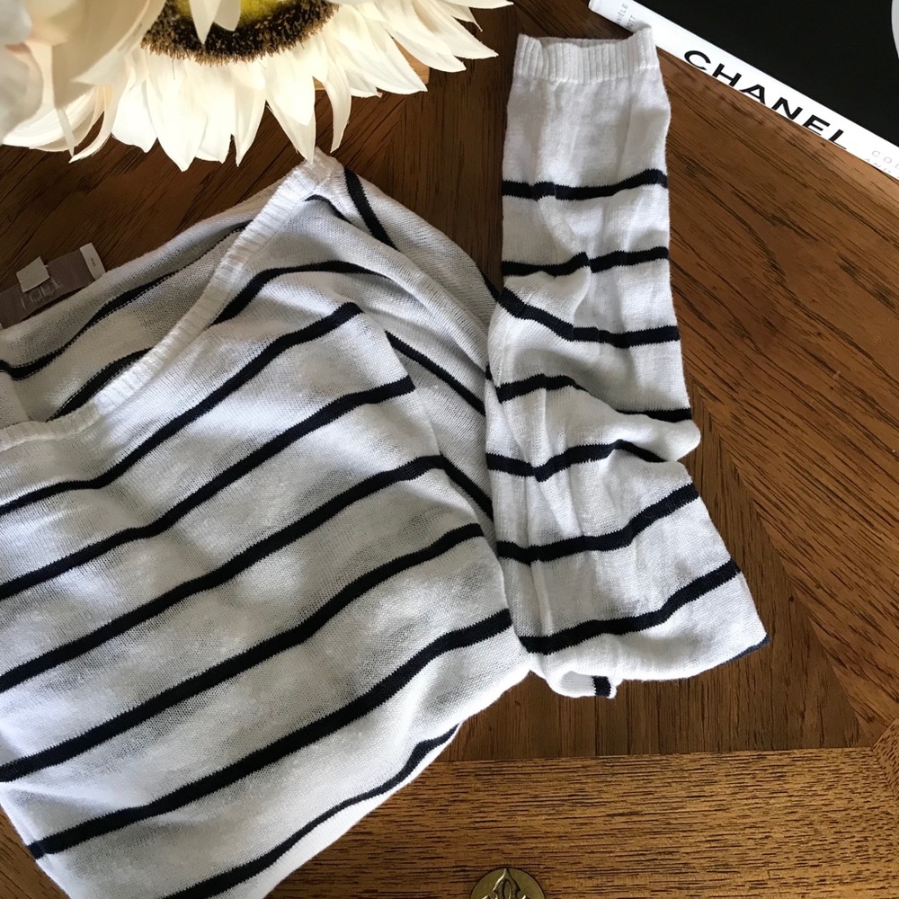 Light weight pullover sweater